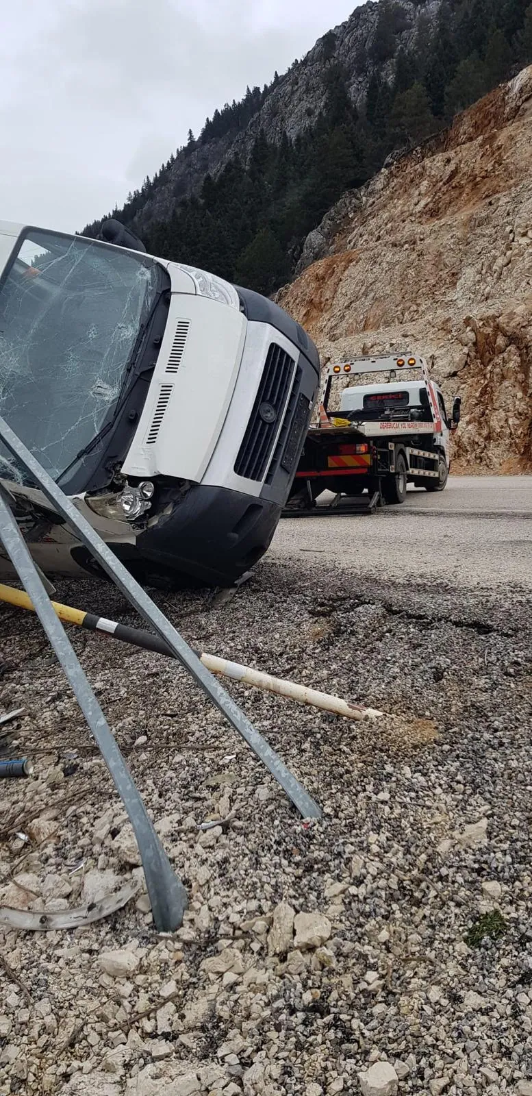 Şarampol ve Devrilen Araç Kurtarma Operasyonu